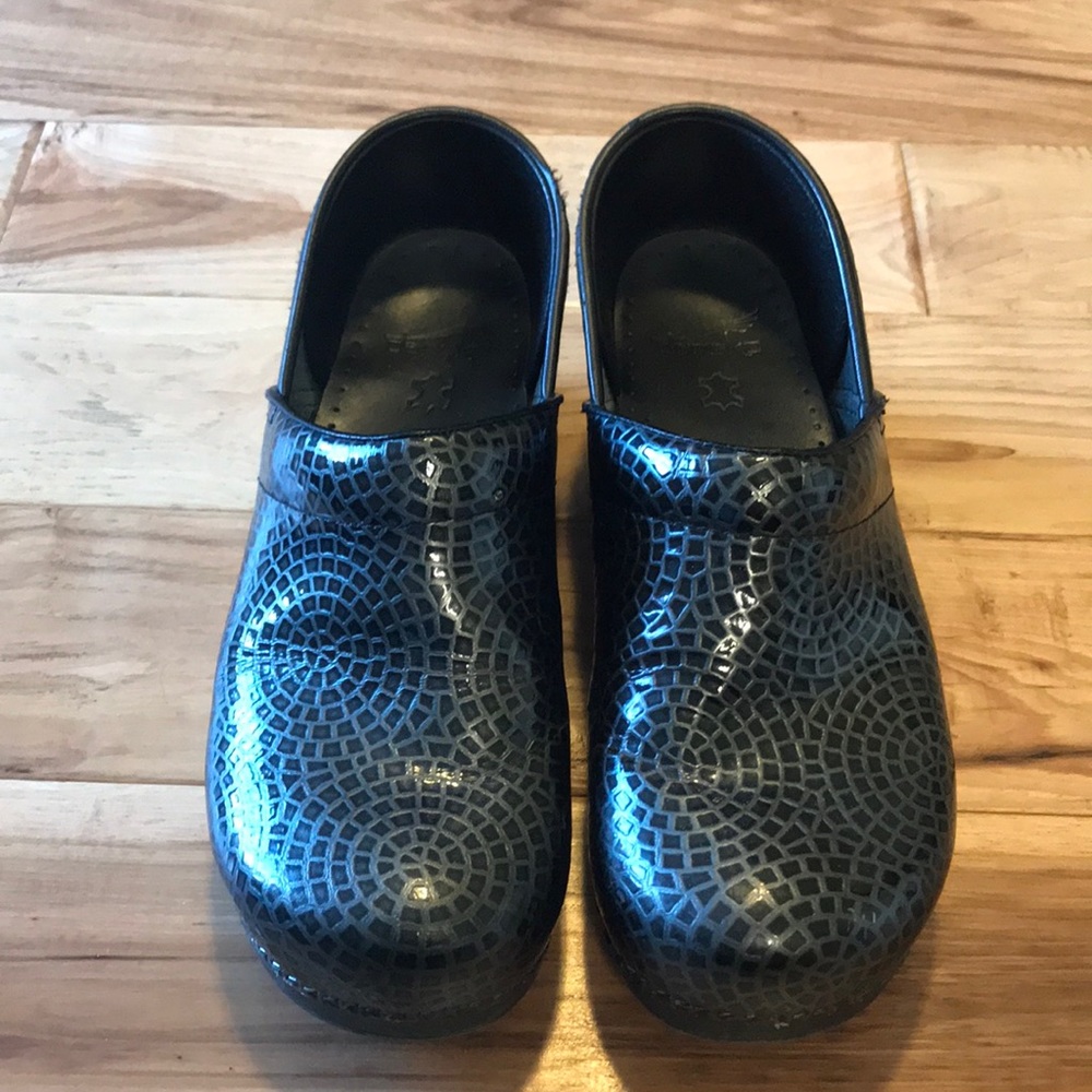 Dansko womens clogs (size 40)